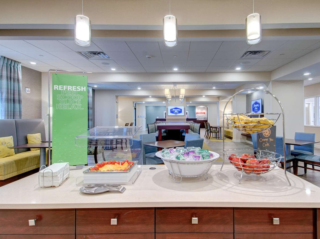 Hampton Inn Boston - Westborough主图