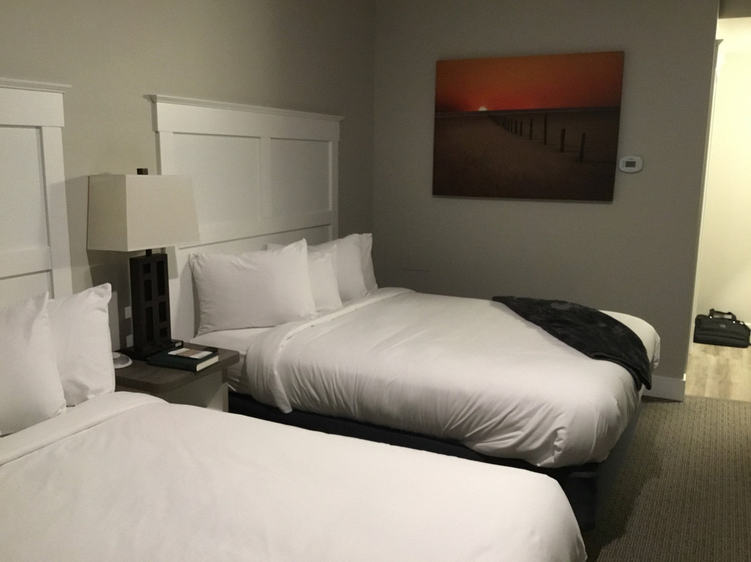 Empire Lakeshore Inn主图