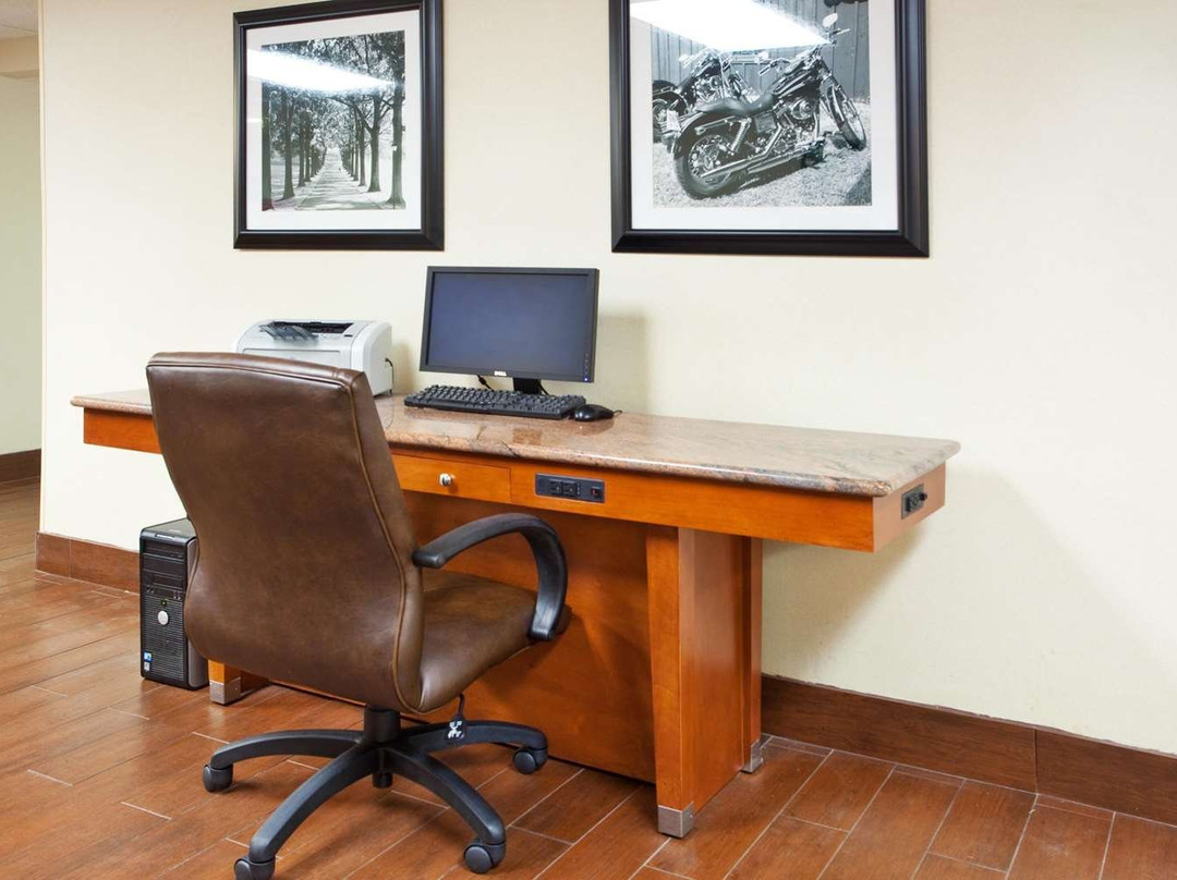 Hampton Inn Columbus-East主图