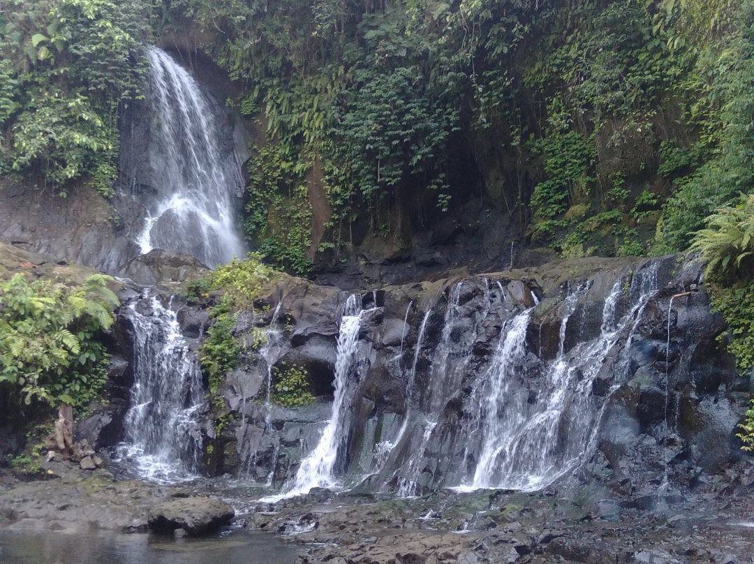 Taman Sari Waterfall景点图片