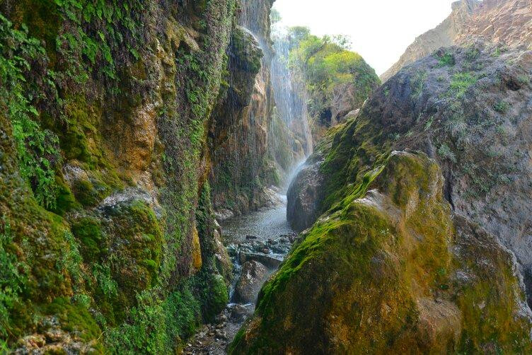 Asiab Kharabeh Waterfall景点图片
