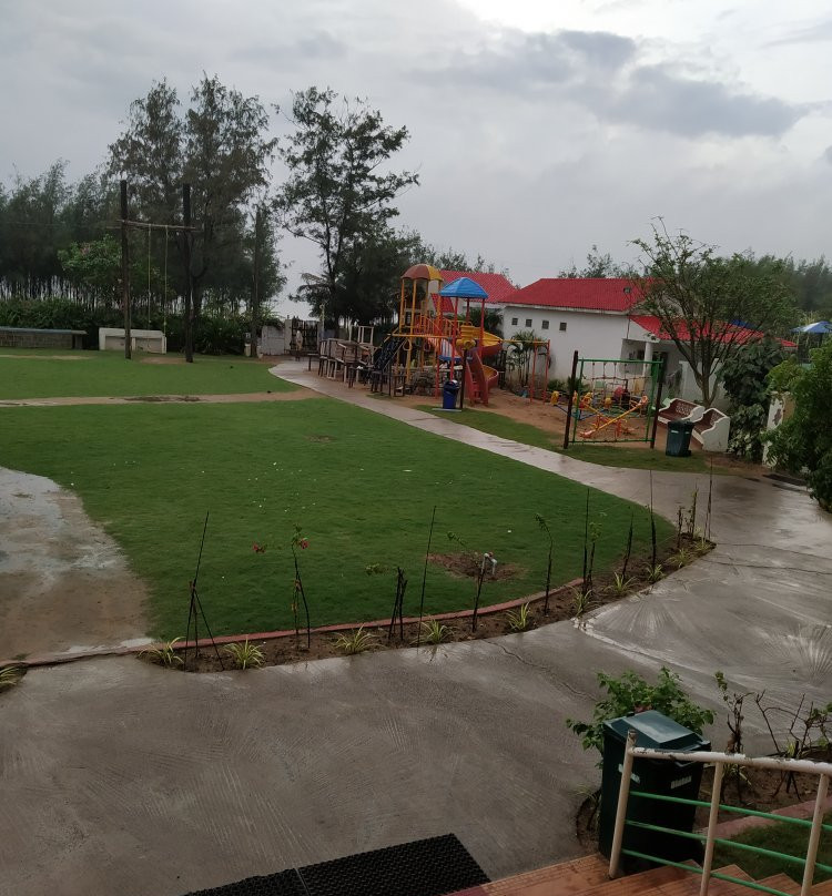 Sea Breeze Beach Resort主图