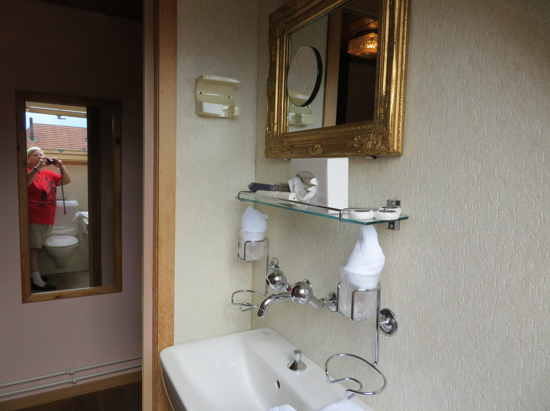 哈德曼尼邮局酒店主图