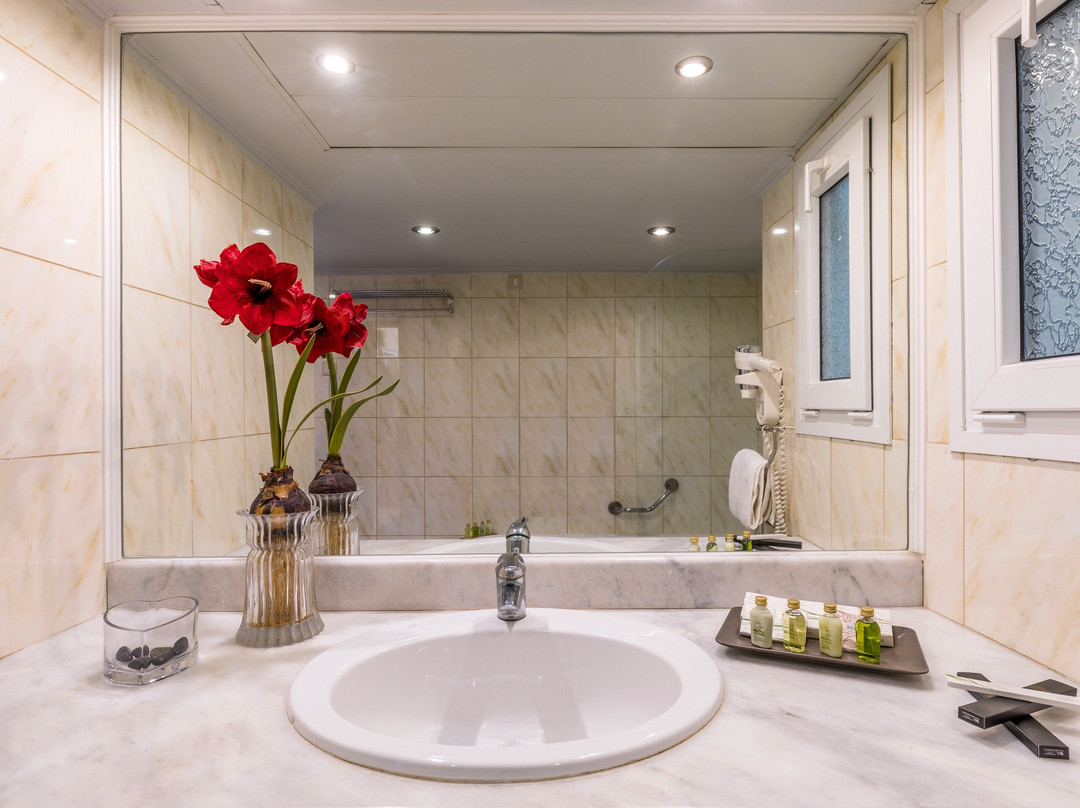 Ariti Grand Hotel主图