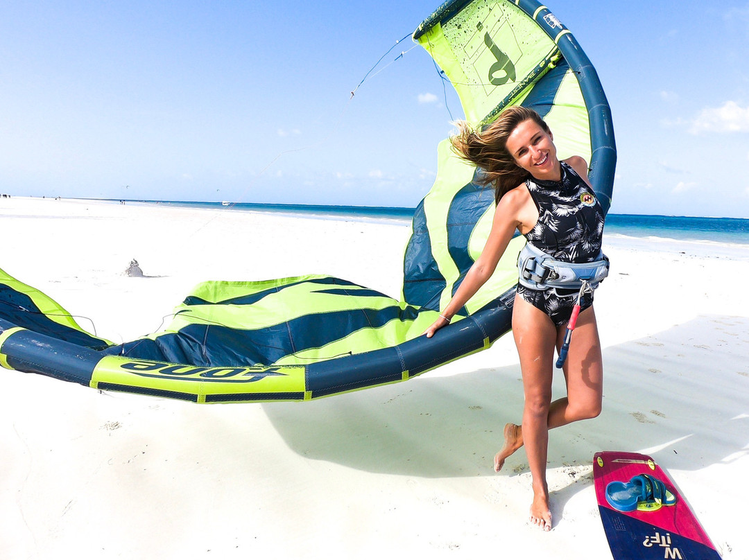 KiteMotion-迪亚尼必去景点