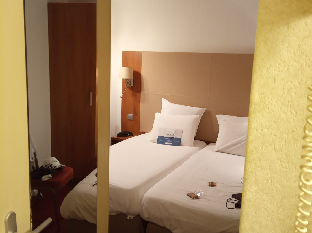 Kyriad Saint Quentin En Yvelines - Montigny主图