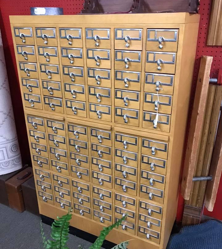 Roscoe Woodstock Antique Mall-Woodstock必去景点