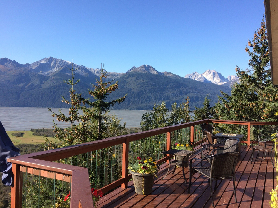 Cliffhanger B and B主图