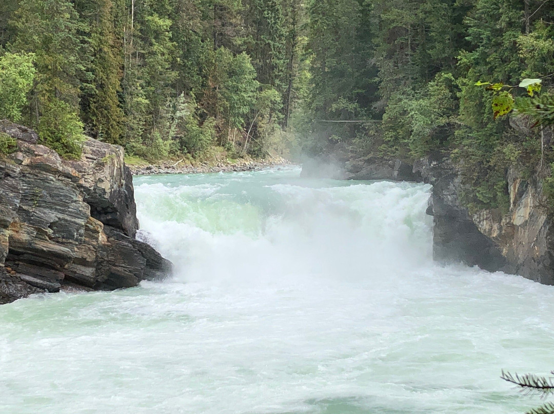 Overlander Falls-Fraser Lake必去景点