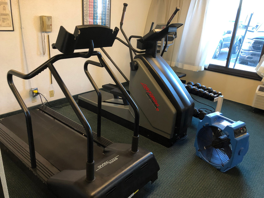 沃特敦华美达酒店主图