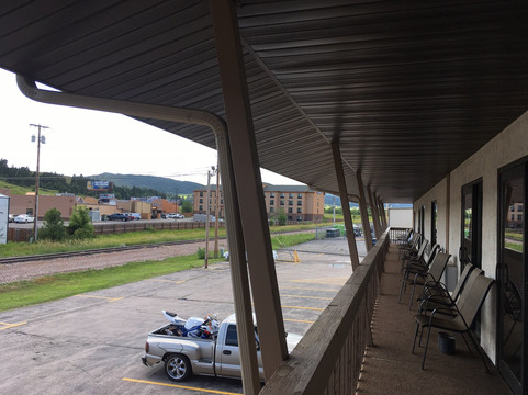 斯特吉斯速8酒店主图