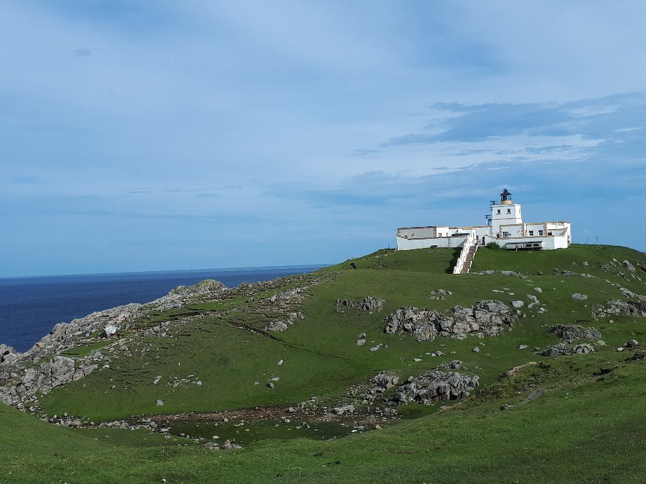 Strathy Point Lighthouse景点图片