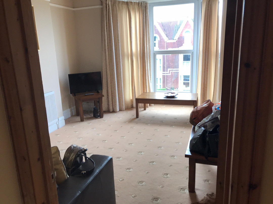 Hurst Dene Hotel主图