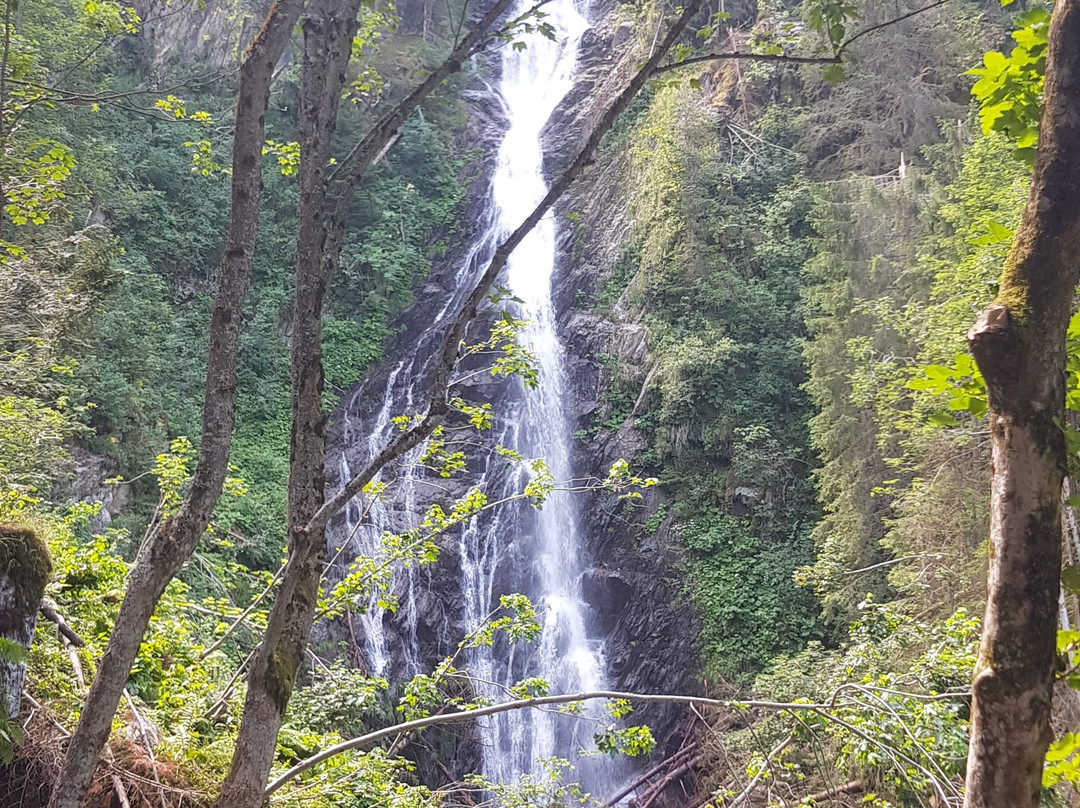 Cascade Du Pissou景点图片