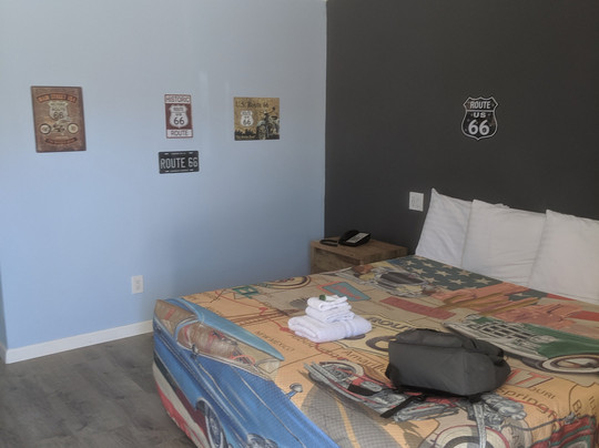 Deluxe Inn Motel主图