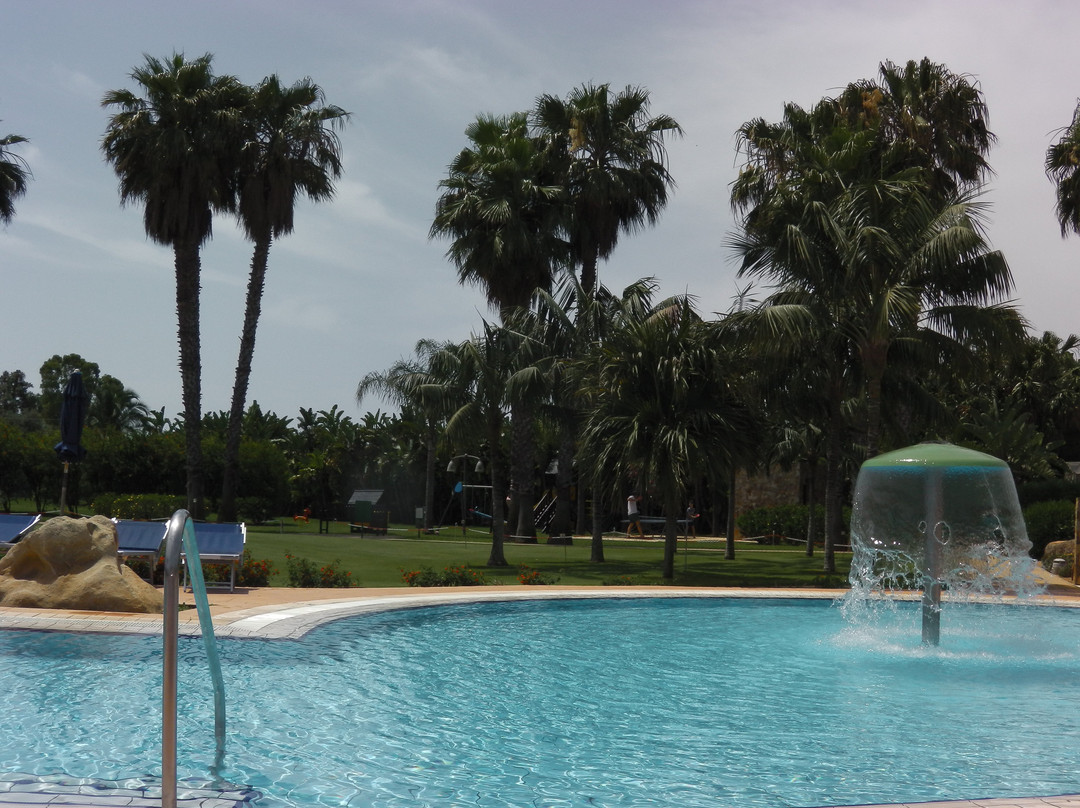 Lantana Resort Hotel & Apartments主图