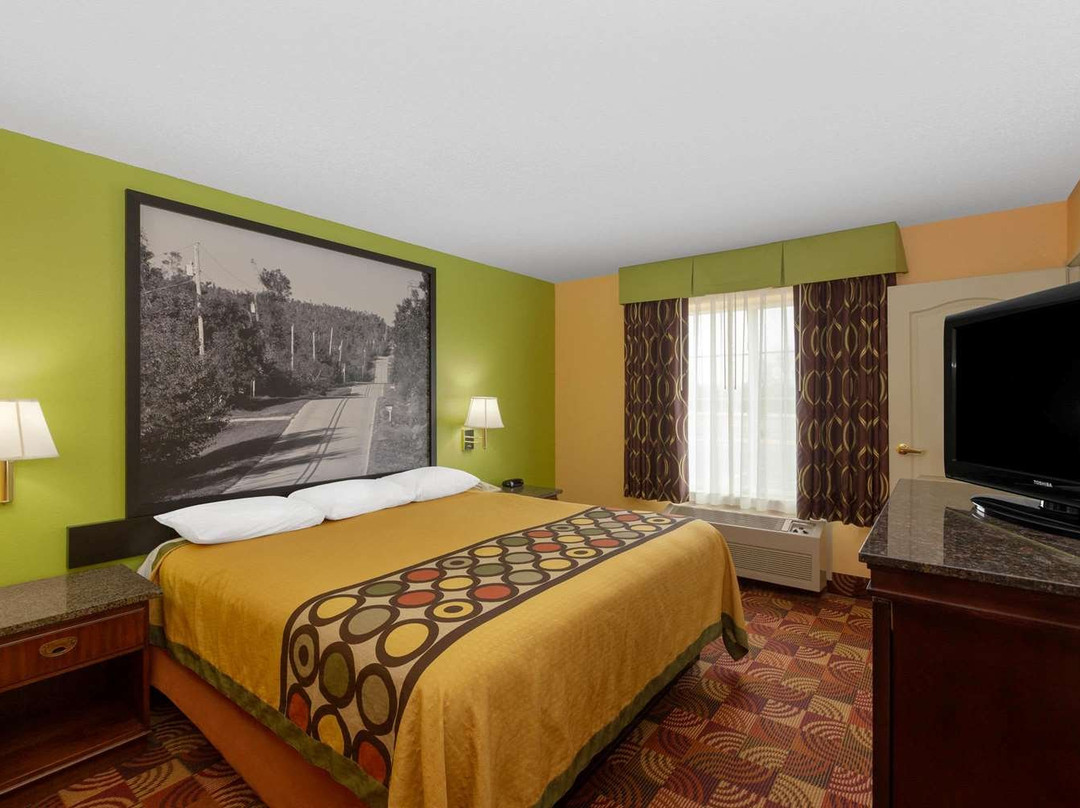 Super 8 by Wyndham Lake of the Ozarks主图