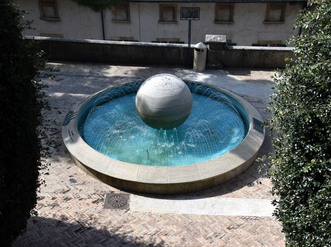 Fontana al Giardino dei Liburni-圣马力诺城必去景点