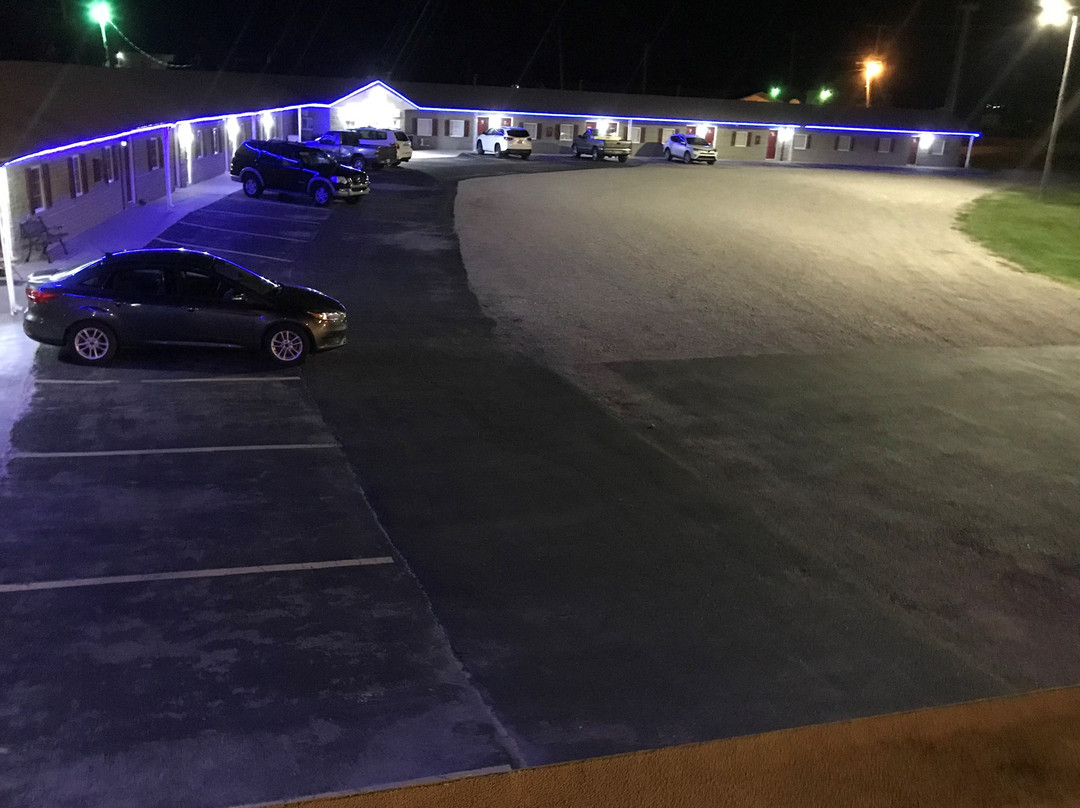 Green Acre Motel by OYO Near Rush County Airport主图