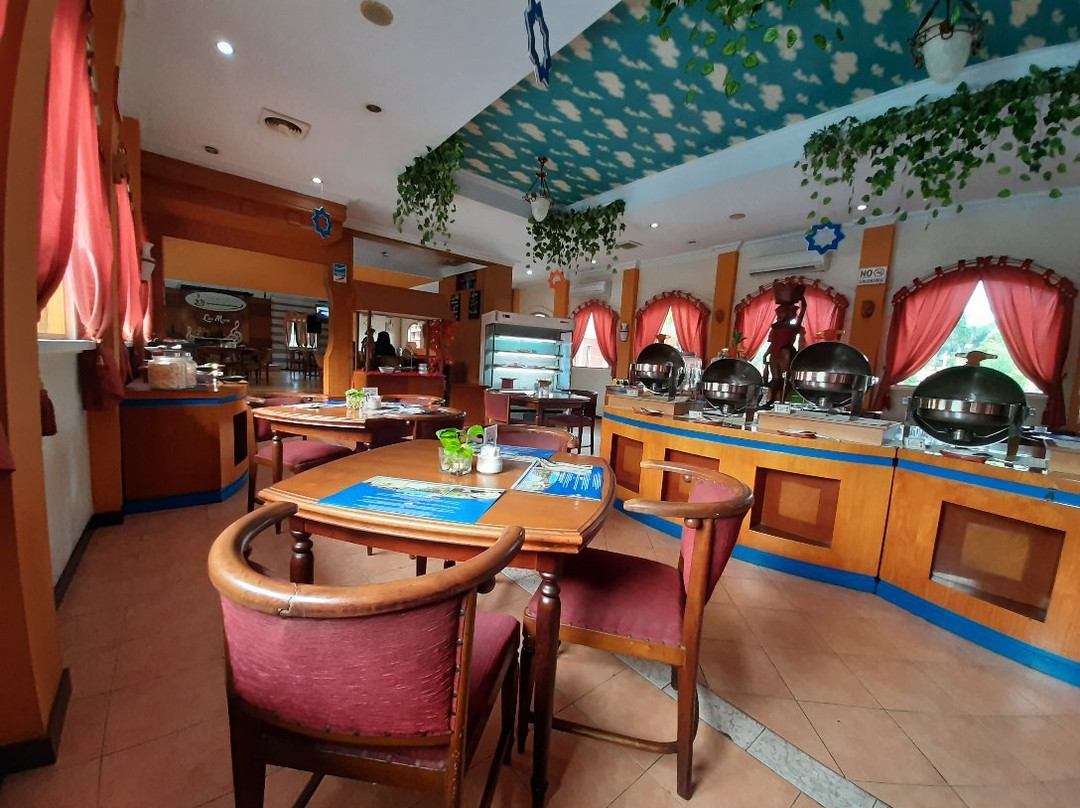 Abadi Hotel & Convention Center主图