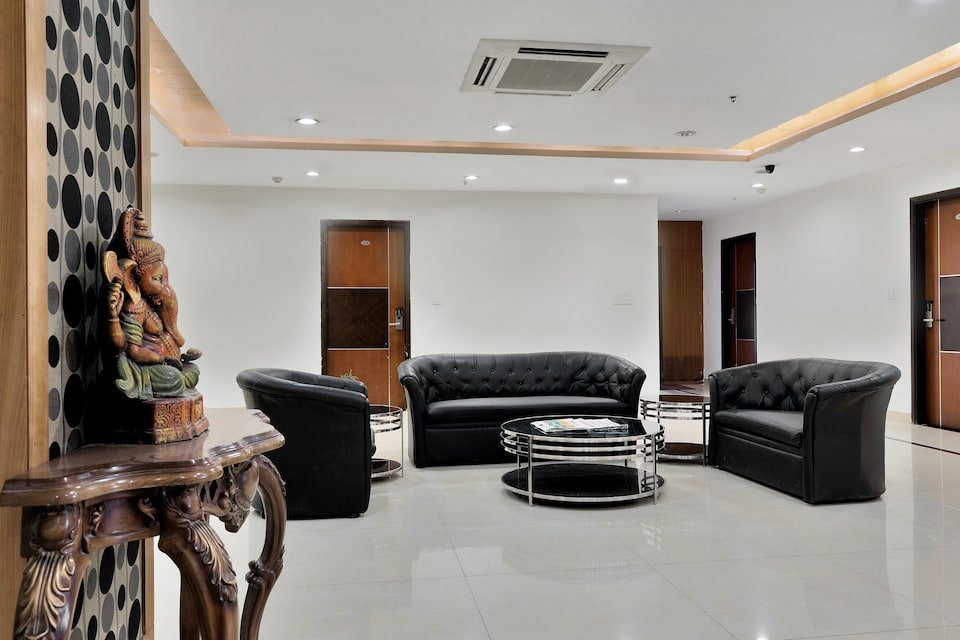 Super OYO Capital O Hotel Rudra Grand Near Kondapur x Road主图