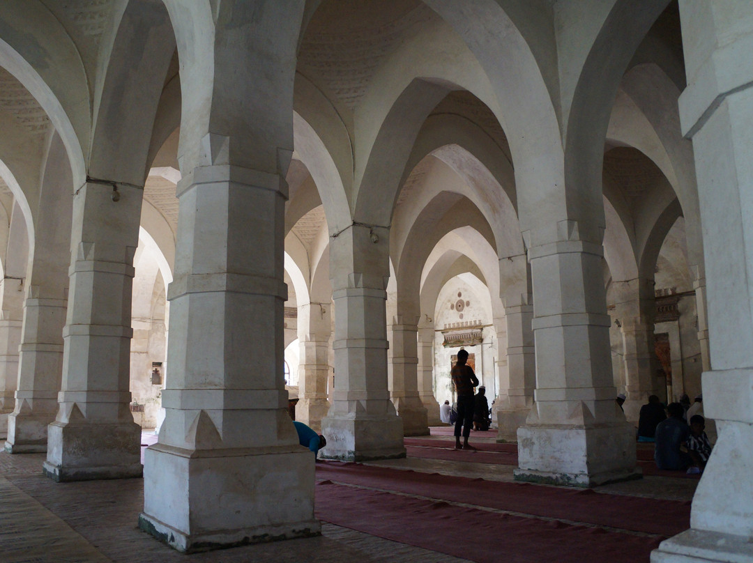 Sat Gumbad Mosque-巴凯尔哈特必去景点