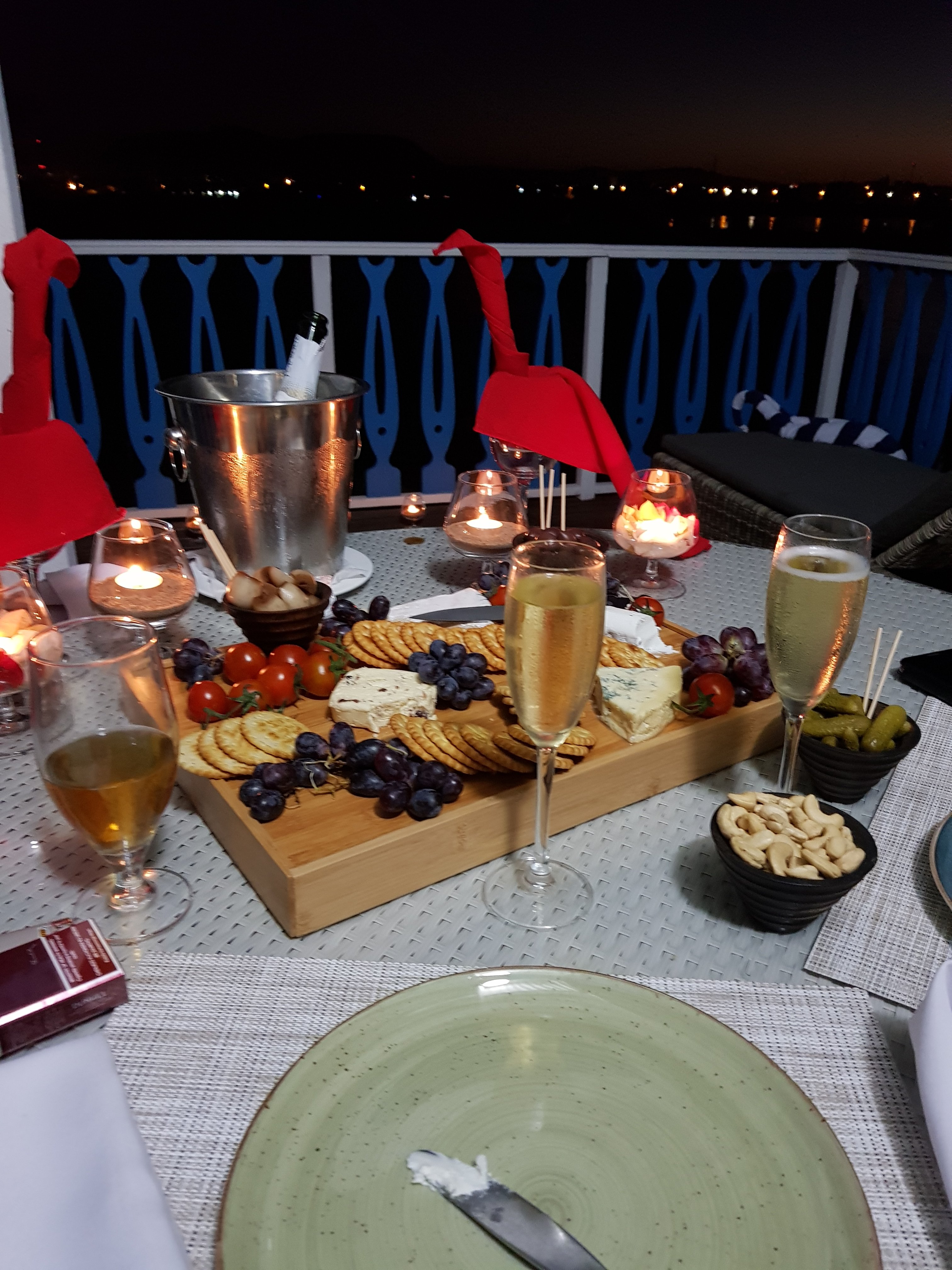 Tete Ferry Sun-餐饮