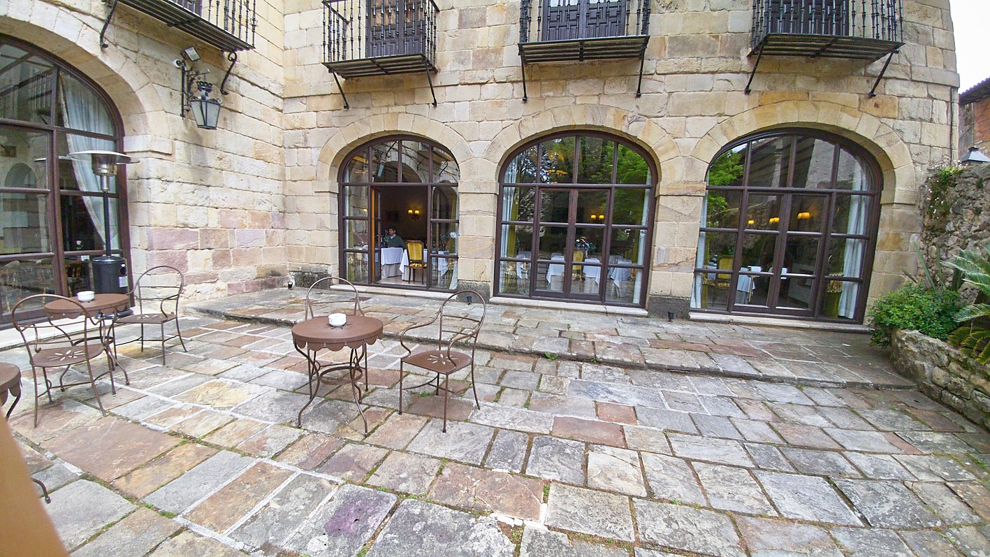 Parador de Santillana Gil Blas-餐饮