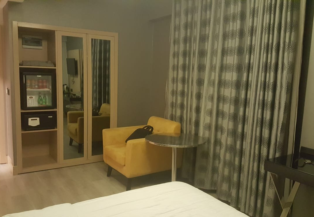 Paradise Hotel主图