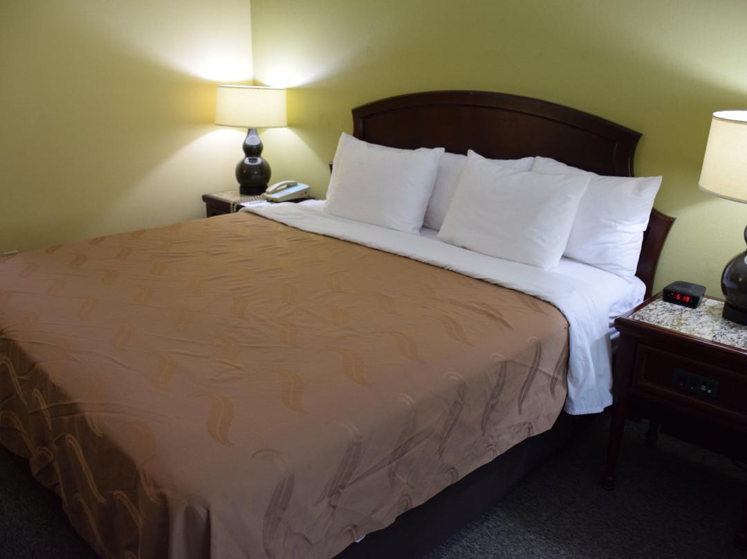 Clarion Pointe Sylva Near Cherokee Area主图