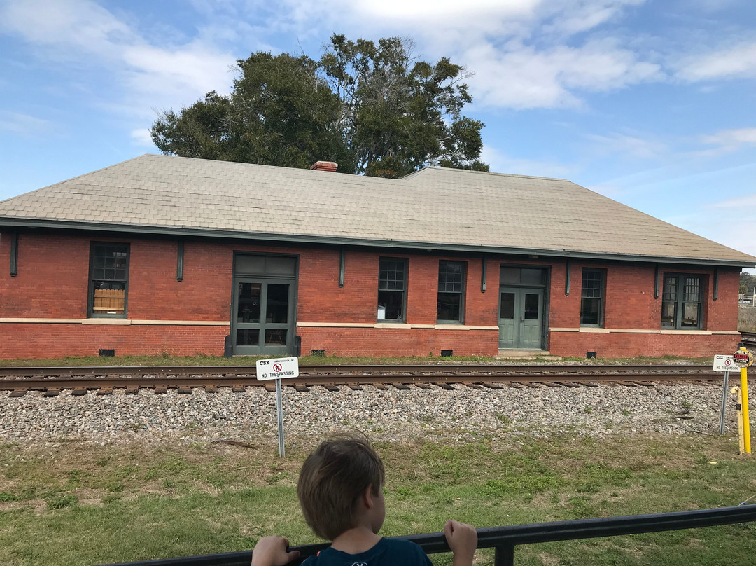 Plant City Train Viewing Platform-普兰特城必去景点