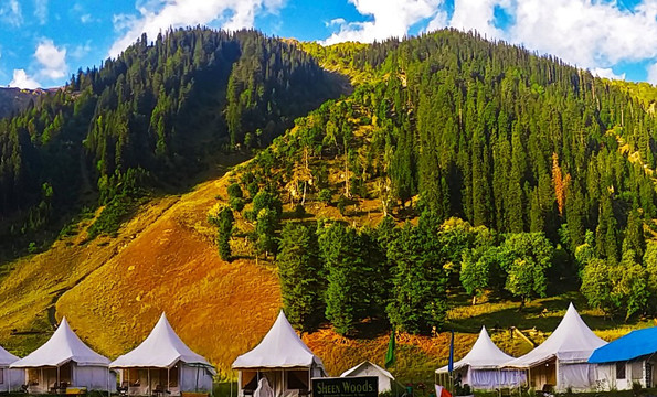 Sheenwoods Riverside Resort & Spa