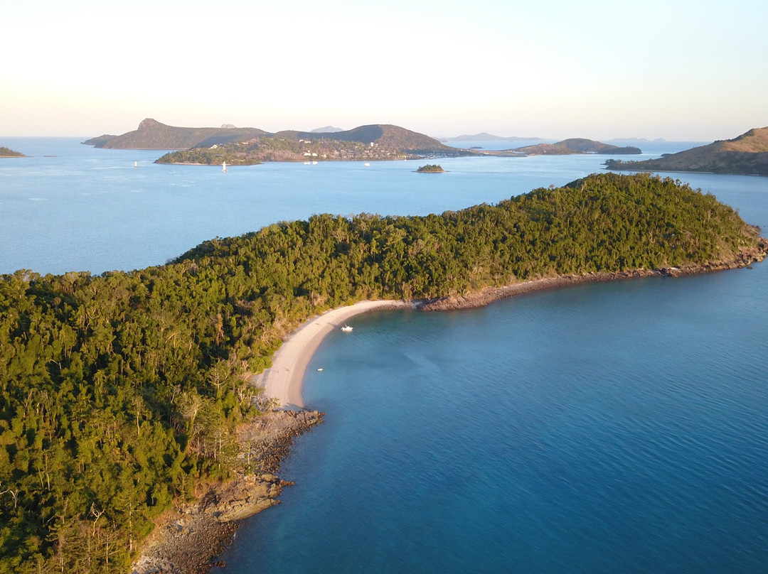 Charter Plus Whitsundays-艾尔利滩必去景点