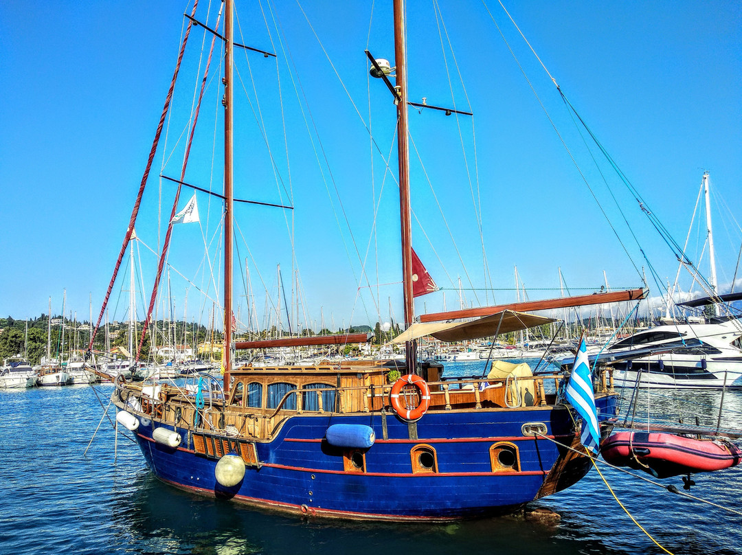 Ionian Blue Yachting-Perigiali必去景点