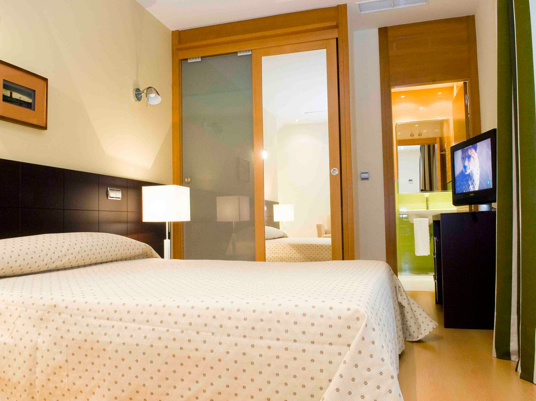 Apartamentos Maria Luisa主图