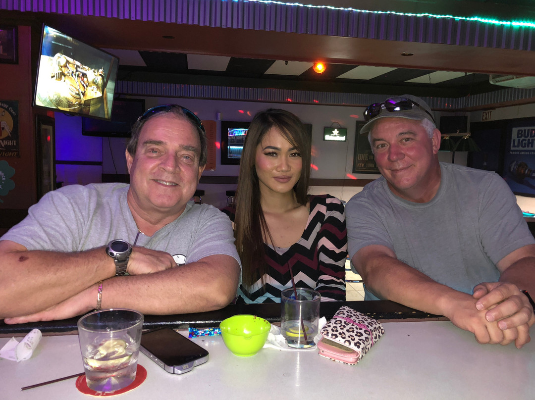 Bernie's Bar-塔穆宁必去景点