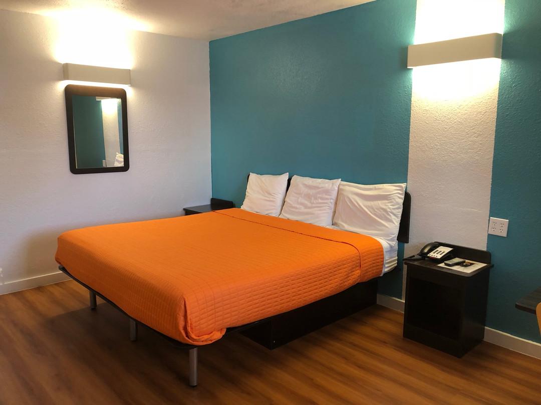 Trade Wind Motel主图