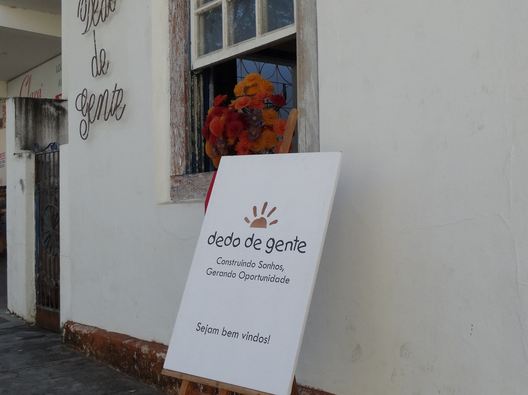 Curvelo旅游景点-Dedo de Gente