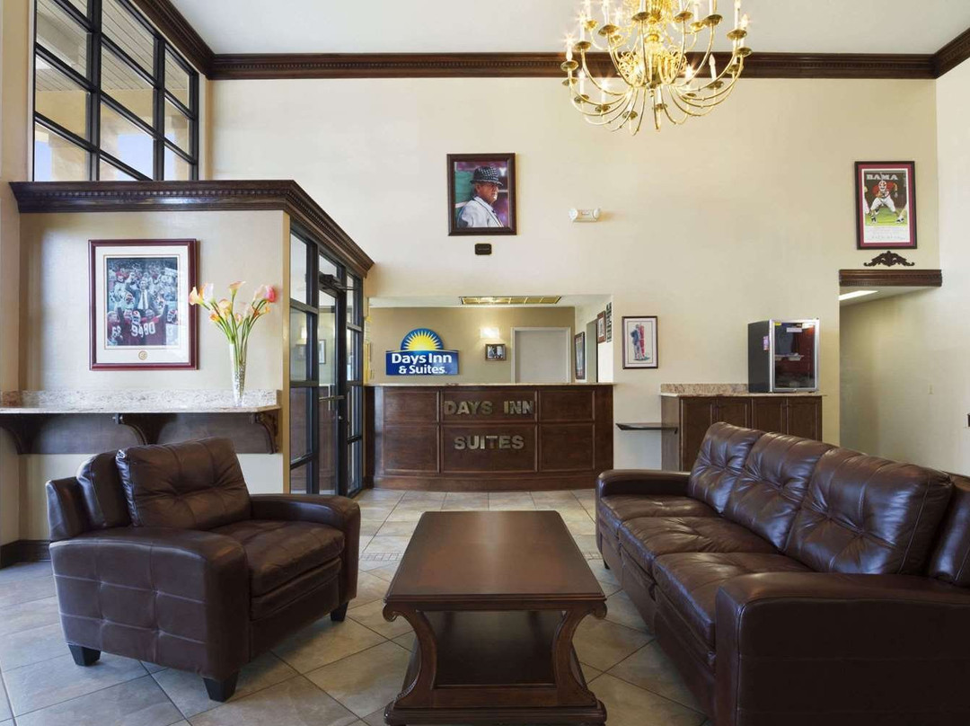 Days Inn & Suites by Wyndham Tuscaloosa - Univ. Of Alabama主图