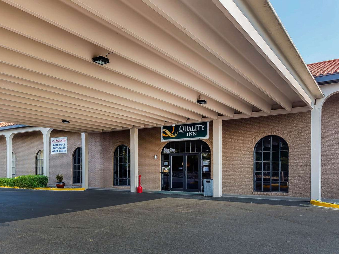 Quality Inn Forsyth Near GA Public Safety Training Center主图