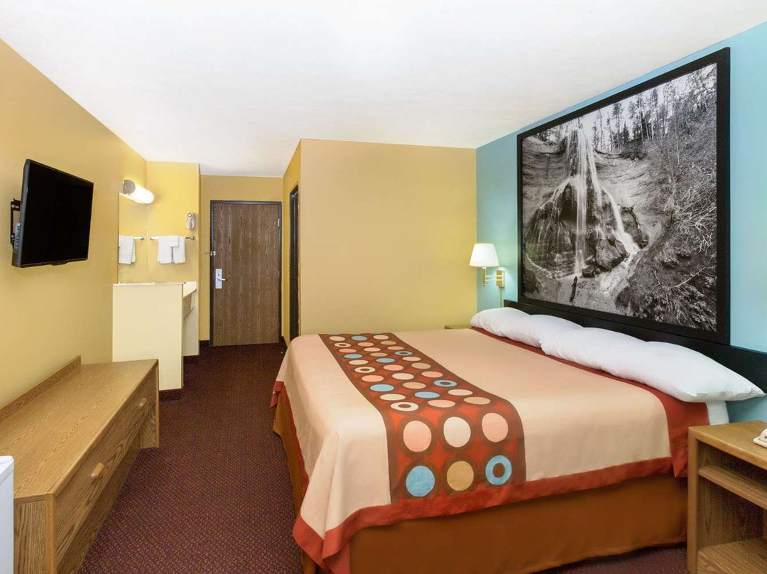 Super 8 by Wyndham Crete主图