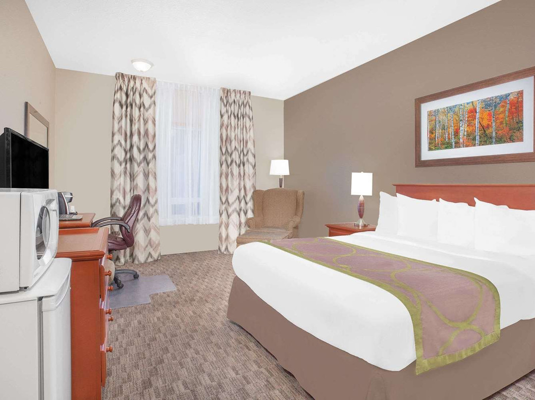 Super 8 by Wyndham Athabasca AB主图