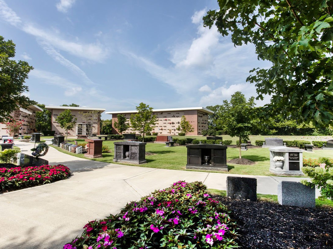 Hermitage Funeral Home & Memorial Gardens景点图片