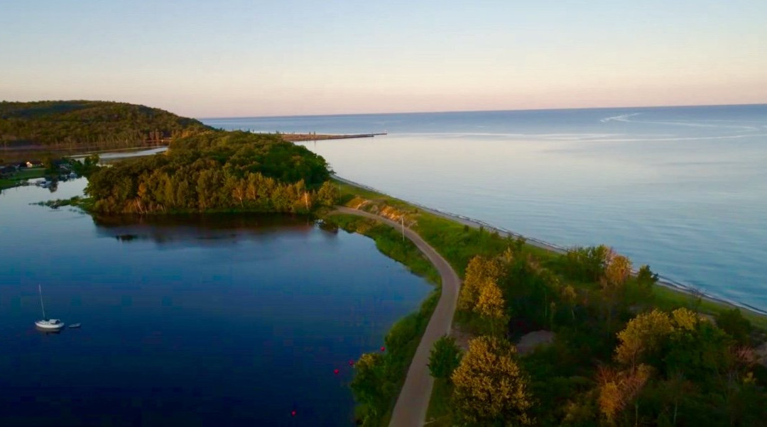 The Swan House主图