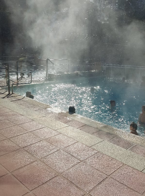 Bains de Llo-Llo必去景点