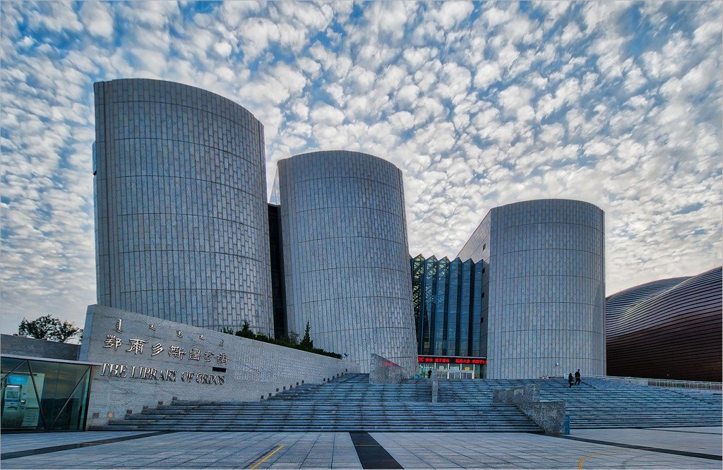 恒信大酒店主图