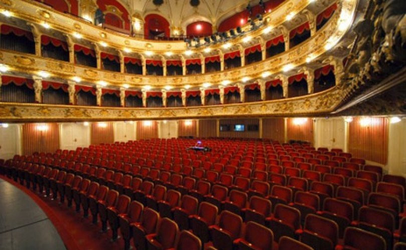斯普利特旅游景点-Croatian National Theater