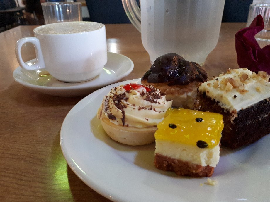 马努雷瓦餐馆和美食-Happy Days Buffet Restaurant