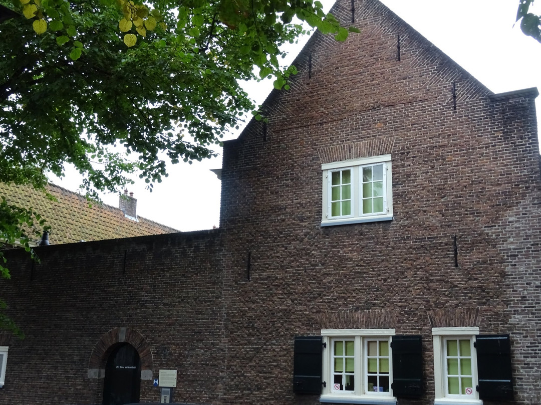 Sint Anna Hofje (Sint Anna Aalmoeshuis)-莱顿必去景点