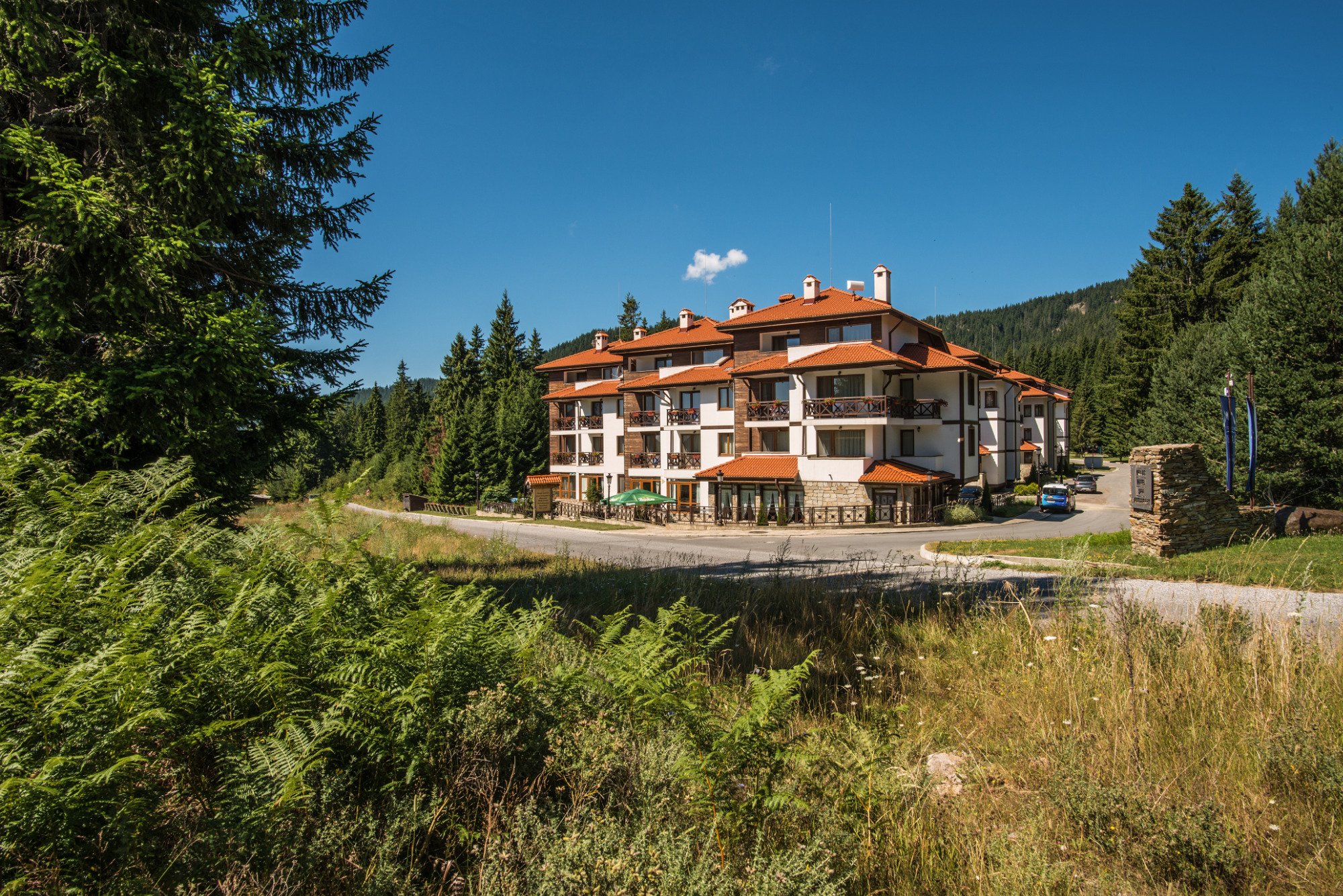 Mountain Lake Hotel-官方